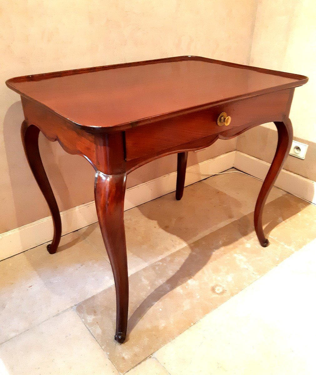 Table à plateau " cabaret" en acajou, d'époque Louis XV