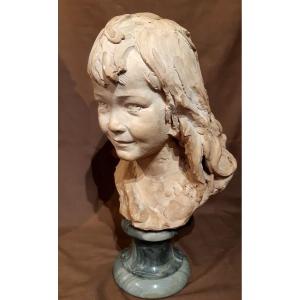 Buste de jeune fille en terre cuite de la fin du XIXème siècle