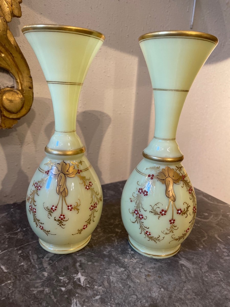 Paire De Vases Opaline émaillée XIXème