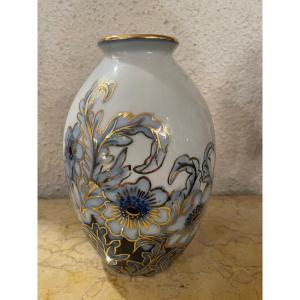 Vase Porcelaine. Limoges C Tharaud