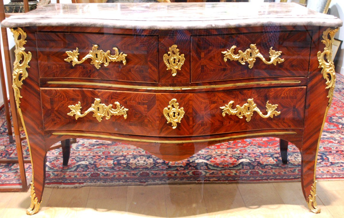 Commode Sauteuse Début Dix Huitième Siècle Estampille Attribuée à Michel Mallerot