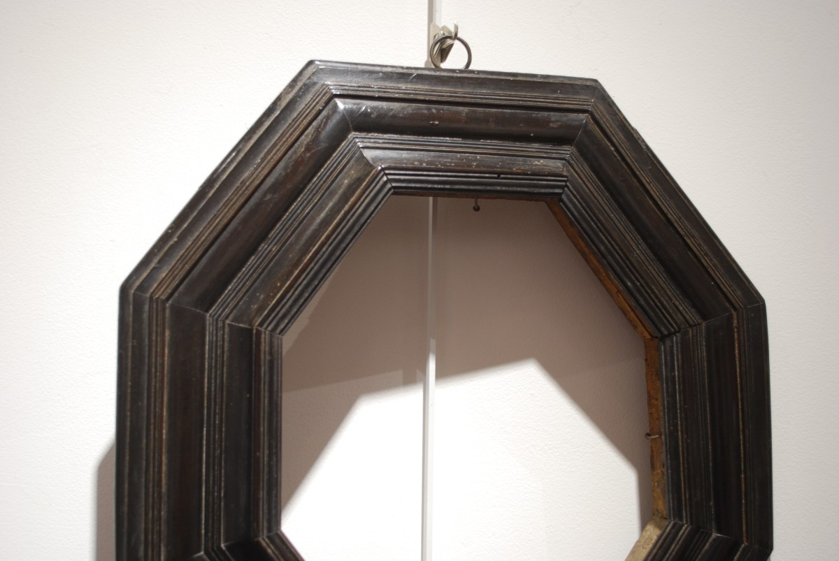 Octagonal Flandre Frame In Blackened Wood . Good Overall Condition.-photo-2