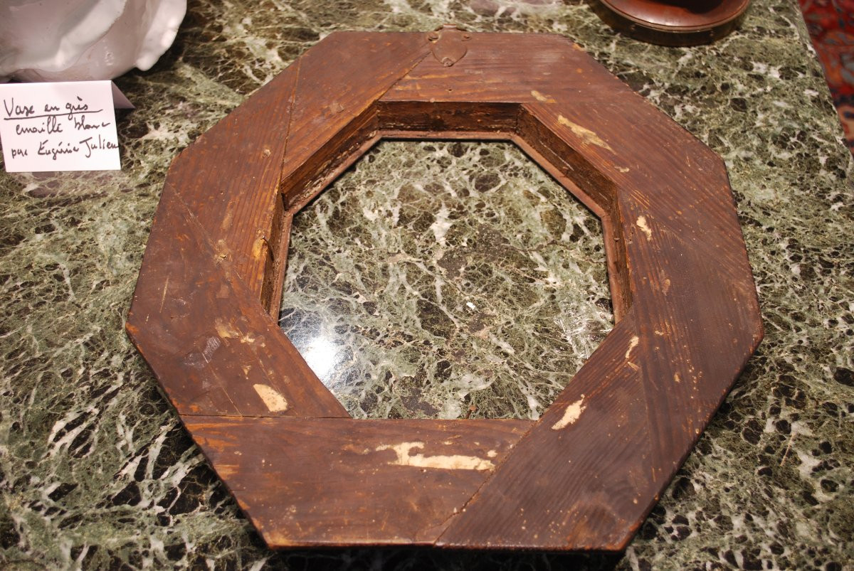 Octagonal Flandre Frame In Blackened Wood . Good Overall Condition.-photo-4