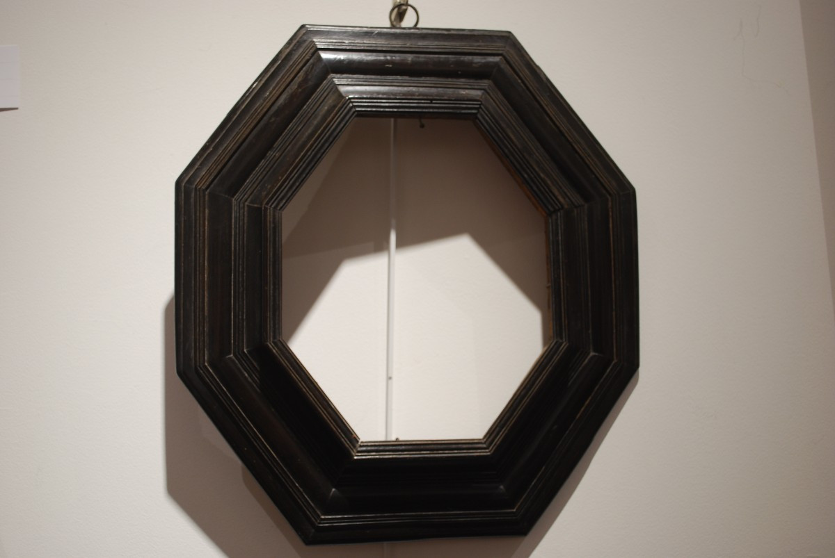 Octagonal Flandre Frame In Blackened Wood . Good Overall Condition.-photo-1
