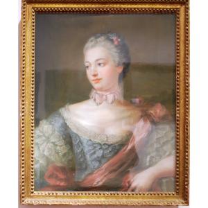 Pastel La Marquise De Pompadour 1721-1764  à La Robe Bleue Dans Un Cadre d'époque Louis XVI