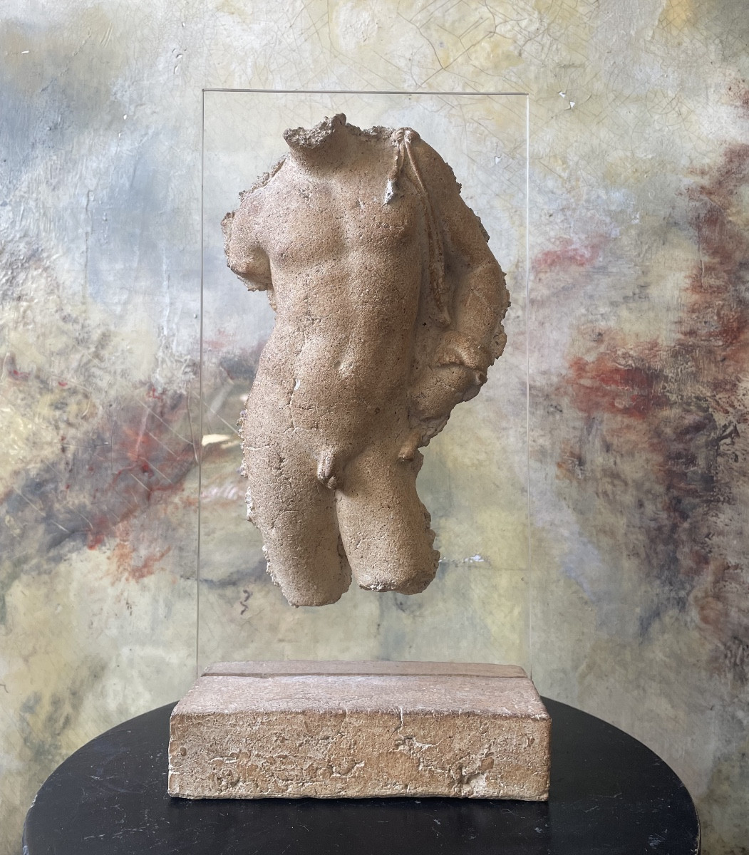 Michel Cayla, œuvre en terre chamottée et plexiglas 