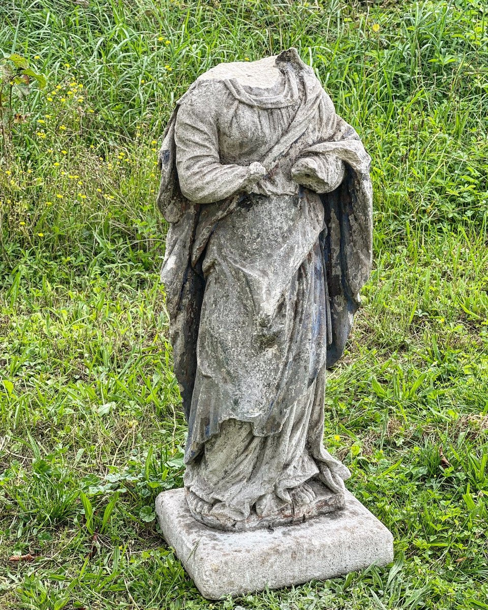 Statue En Pierre XVIII