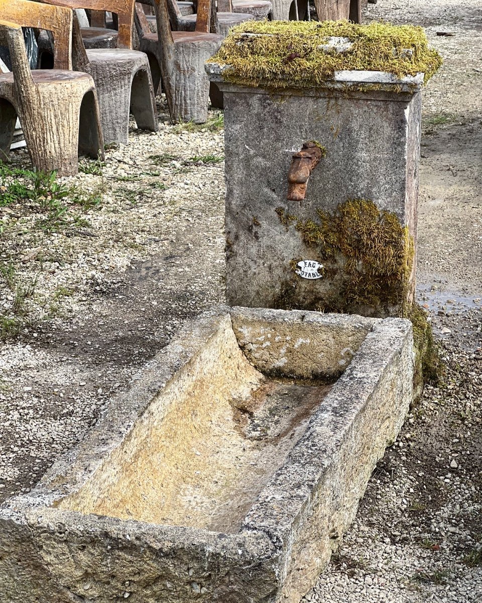 Fontaine Pierre De Village XIV