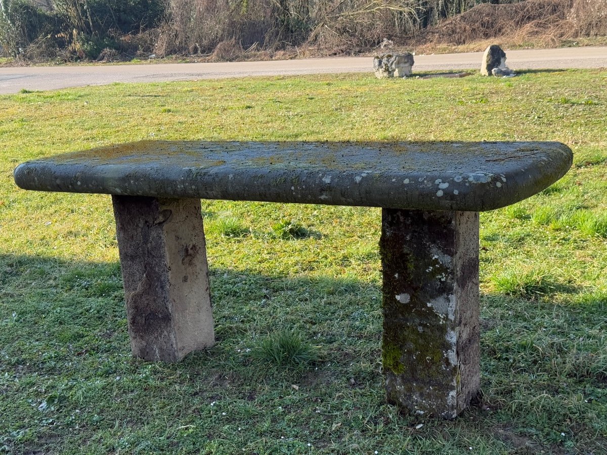 Table En Pierre XIX
