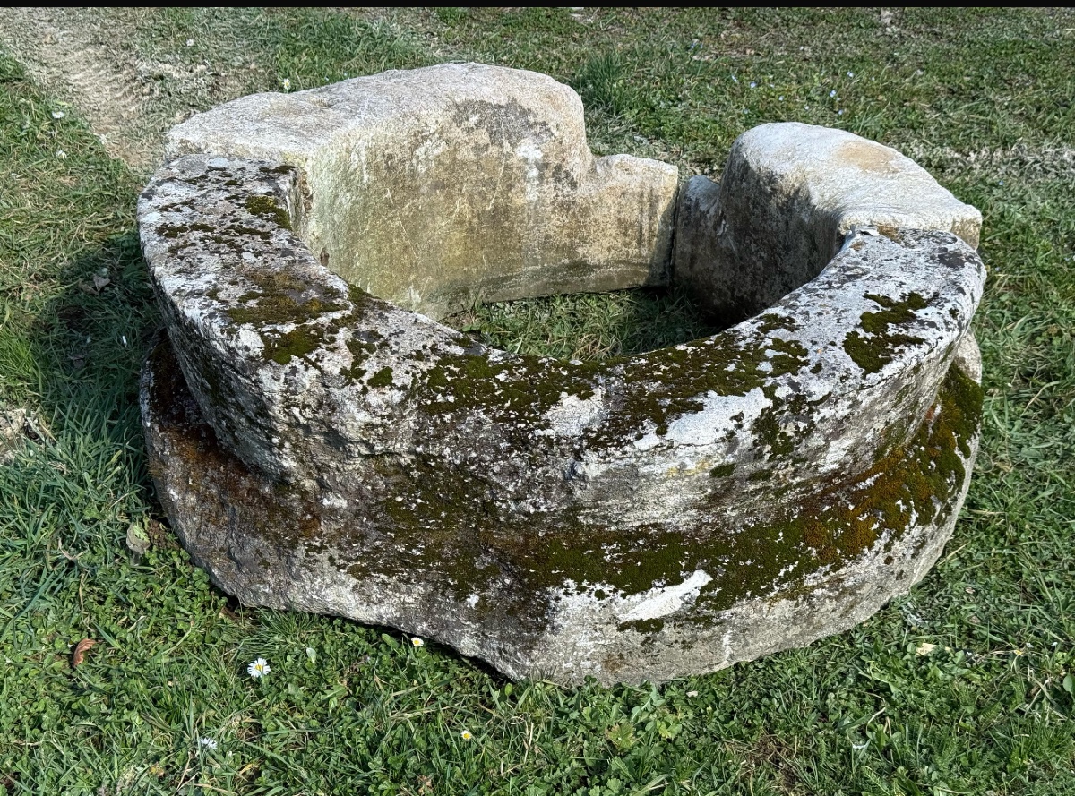 Puit En Pierre XVIII
