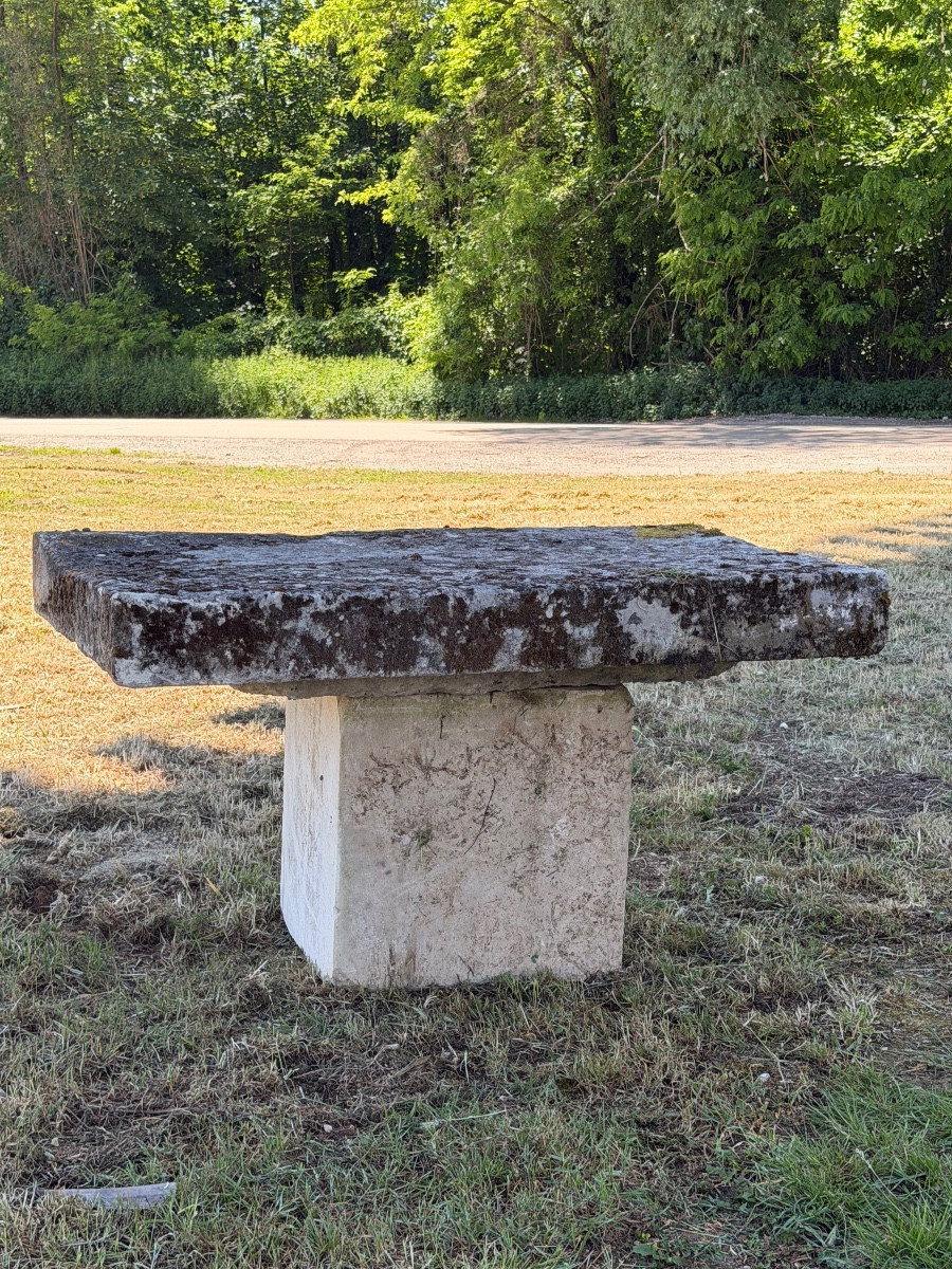 Table en pierre XIX