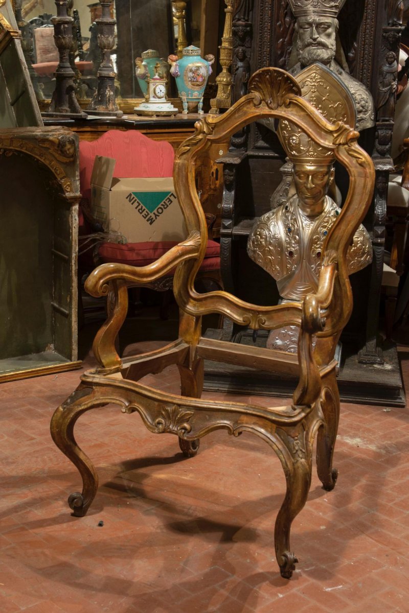 Armchair. Italy 1710 Circa-photo-1