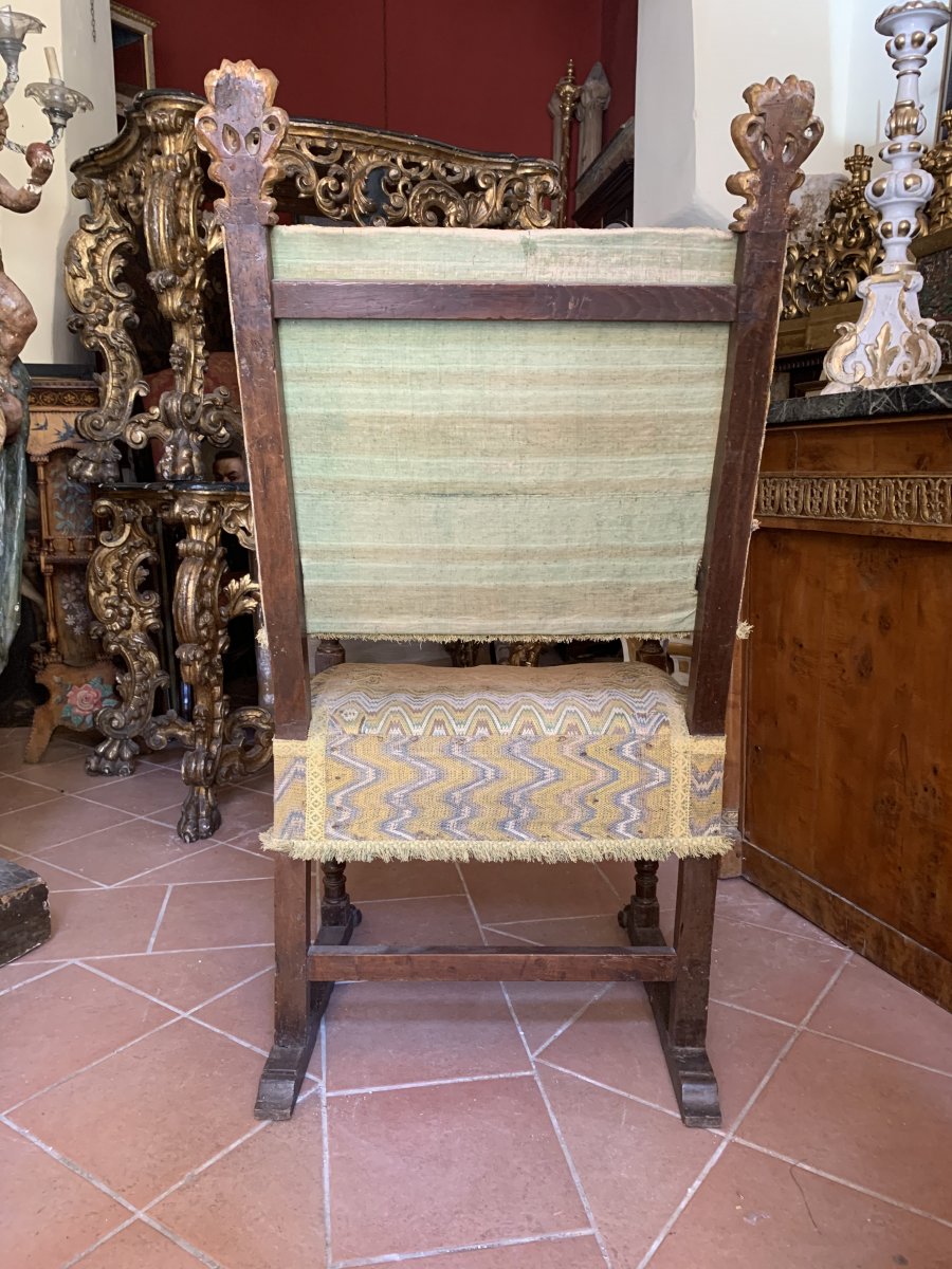Tuscan Armchair With Original Bargello Fabric. Early XVII Century.-photo-1