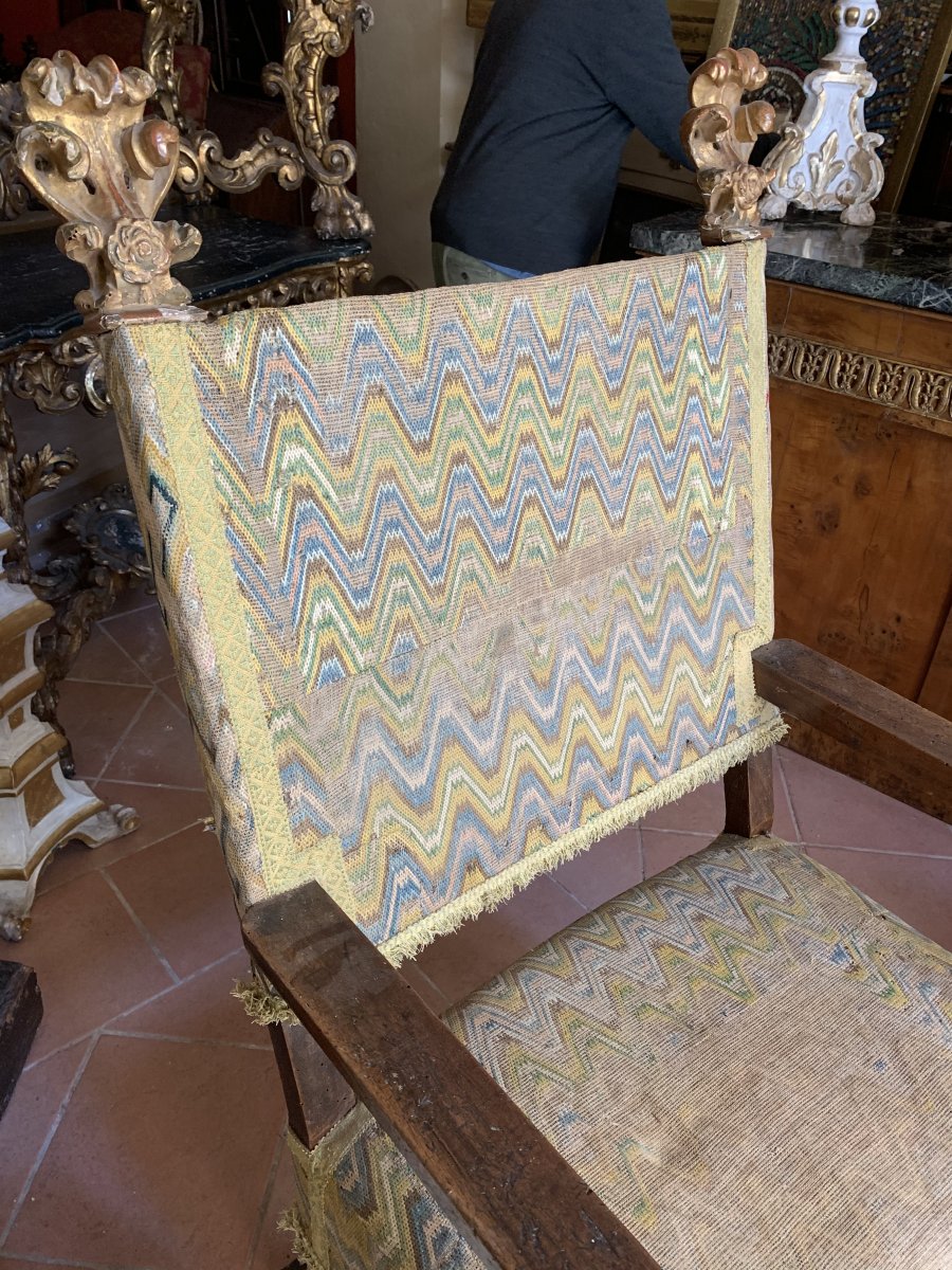 Tuscan Armchair With Original Bargello Fabric. Early XVII Century.-photo-5