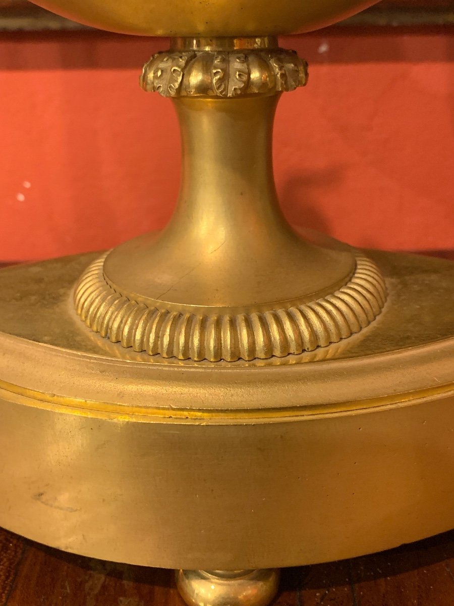 Une Pendule De Cheminée Empire En Bronze Doré, France Début Du XIXe Siècle.   -photo-2
