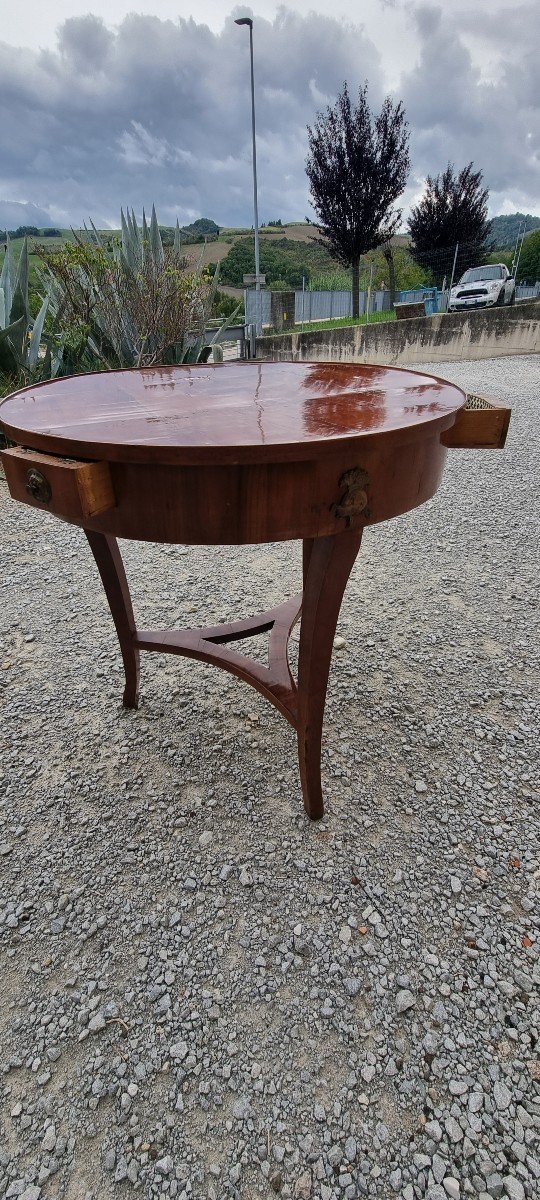 Director's Table-photo-2