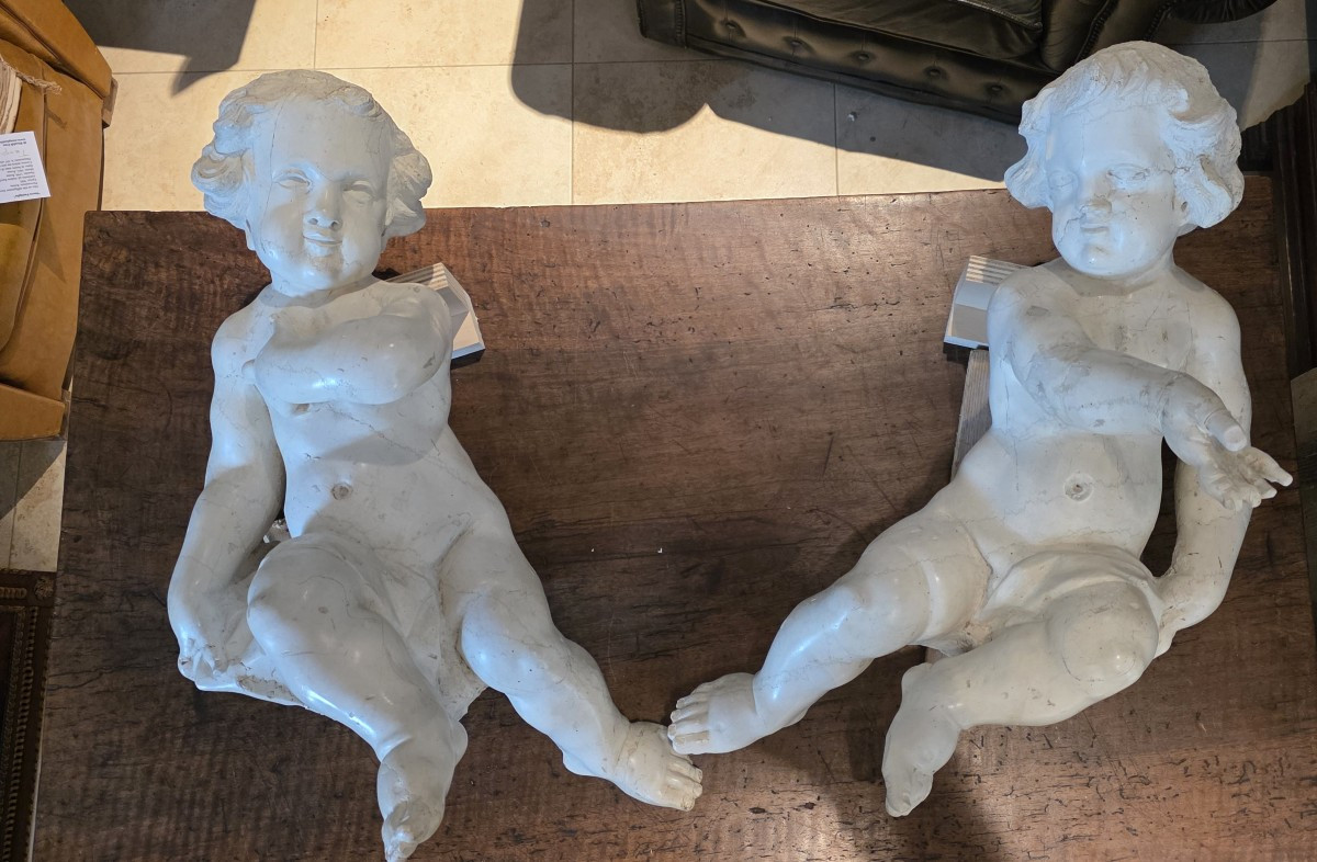 Paire d'anges en marbre de Carrare, époque baroque