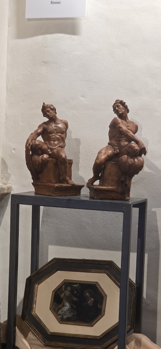 Paire de nus en terre cuite patinée - par Michelangelo - XXe siècle-photo-1