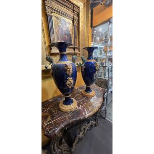 Paire de vases en majolique, XIXe siècle