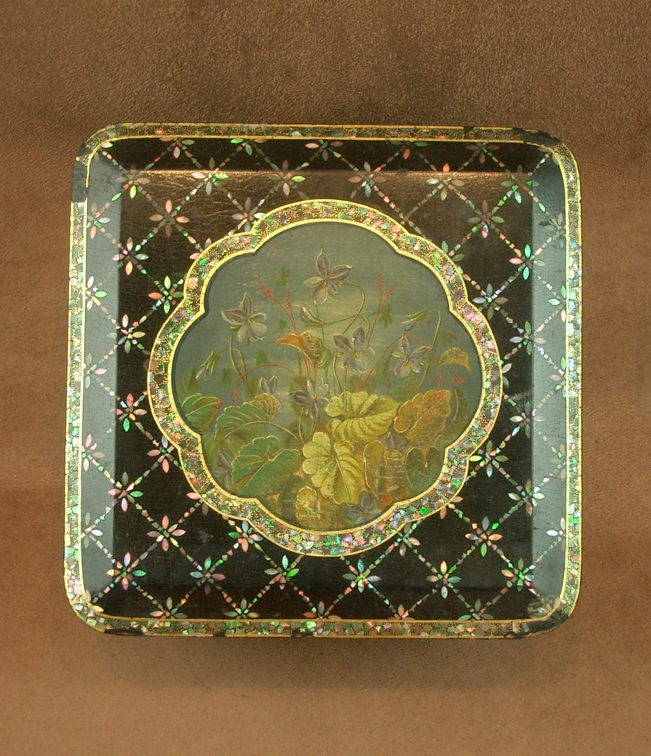Coffret Epoque Napoléon III à Décor Peint Et Nacre Burgautée XIXe Siècle