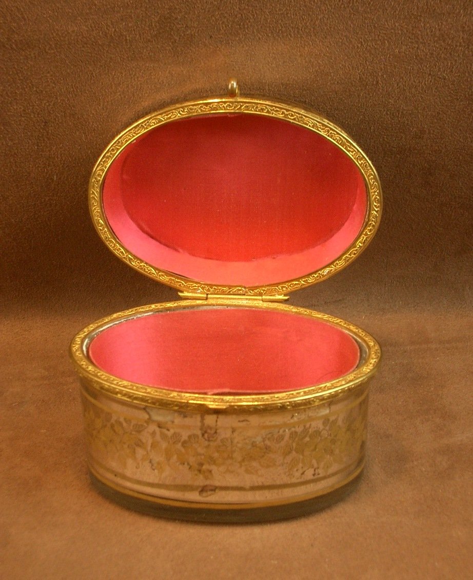 19th Century Gold Decorated Eglomisé Glass Box-photo-8