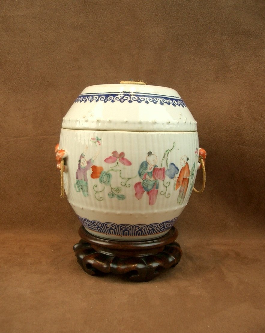 Antique Chinese Porcelain Covered Pot-photo-3