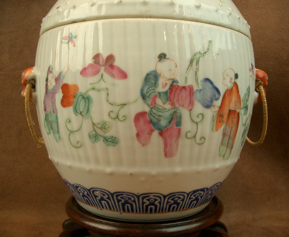 Antique Chinese Porcelain Covered Pot-photo-4