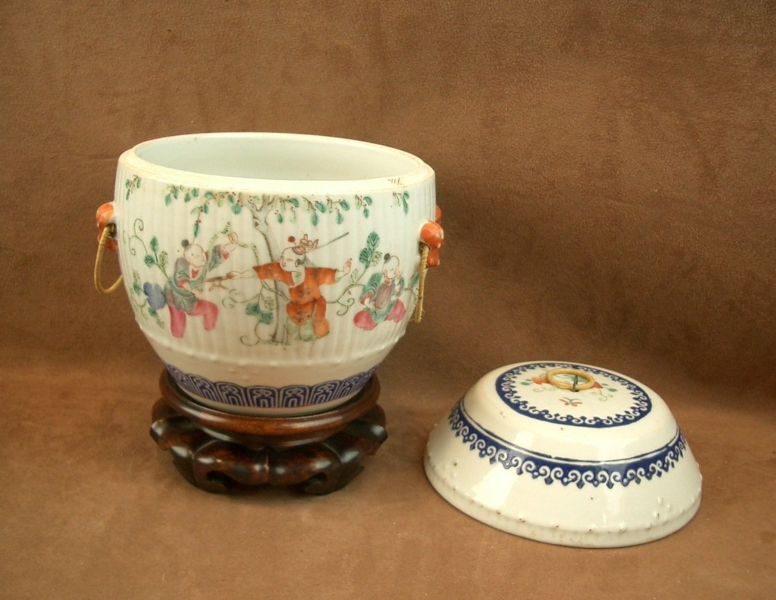 Antique Chinese Porcelain Covered Pot-photo-5