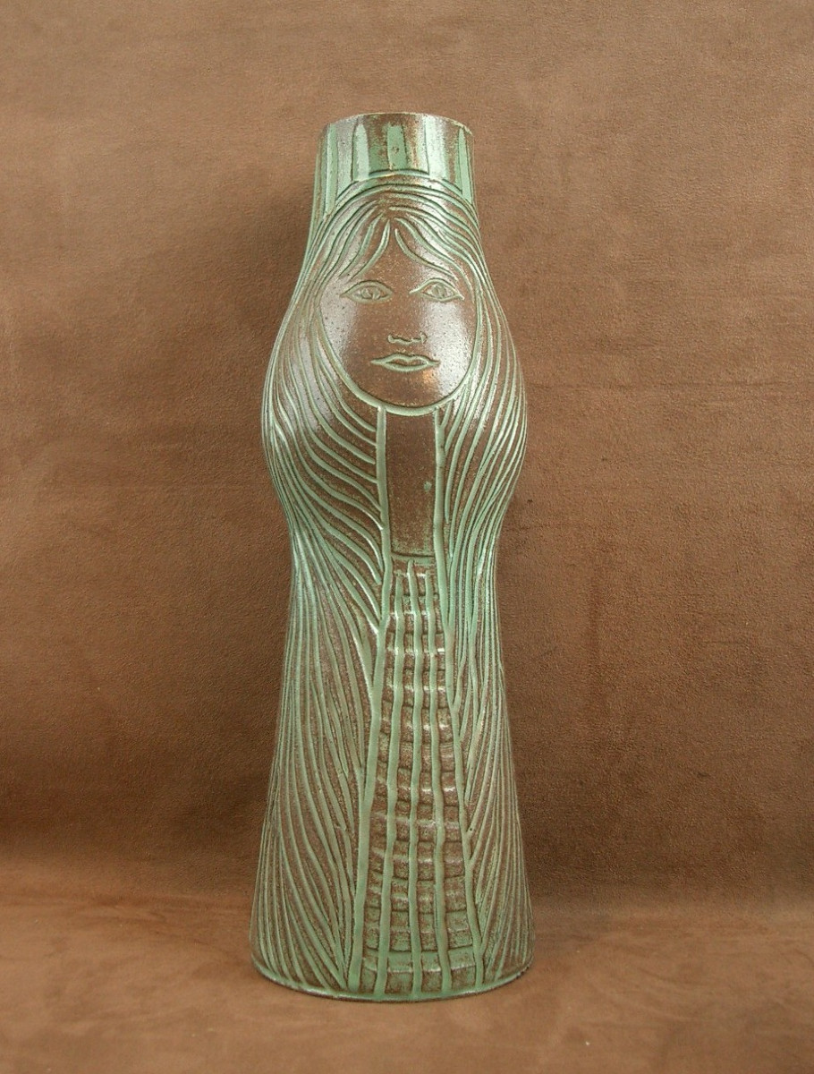 Anthropomorphic Vase In Accolay Ceramics