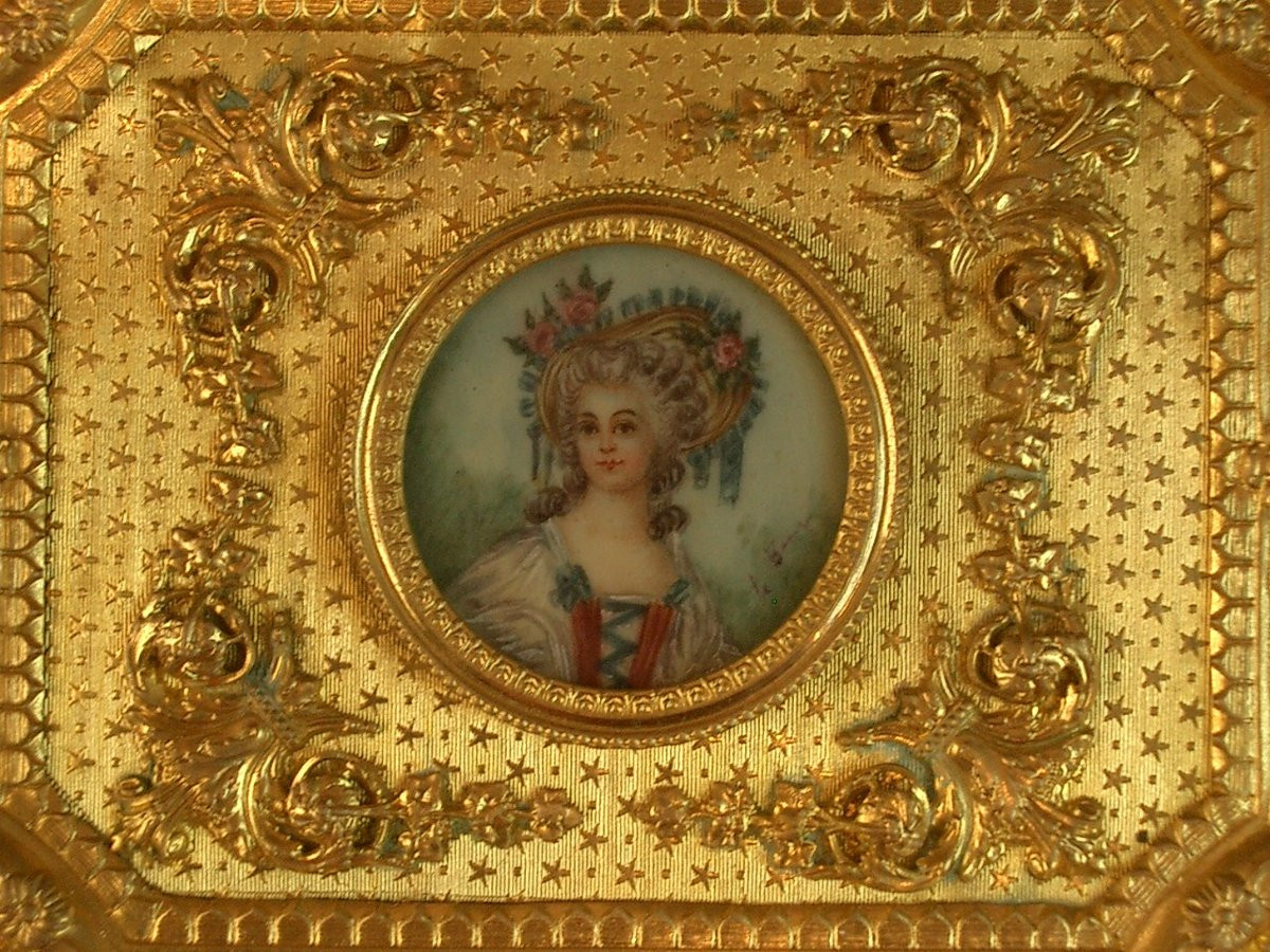 Louis XVI Style Gilded Metal Box Decorated With A Painted Miniature Portrait Of A Lady-photo-3
