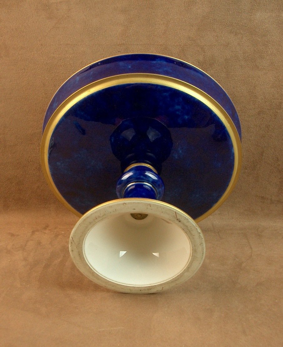 Importante coupe sur pied en porcelaine de Sèvres , Bleu de four nuagé fin du XIXe siècle -photo-2