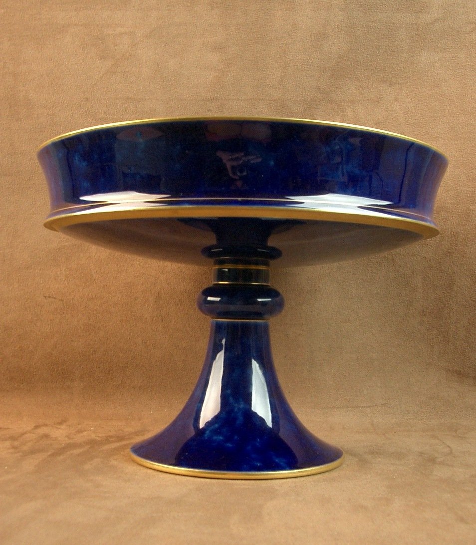 Importante coupe sur pied en porcelaine de Sèvres , Bleu de four nuagé fin du XIXe siècle -photo-3