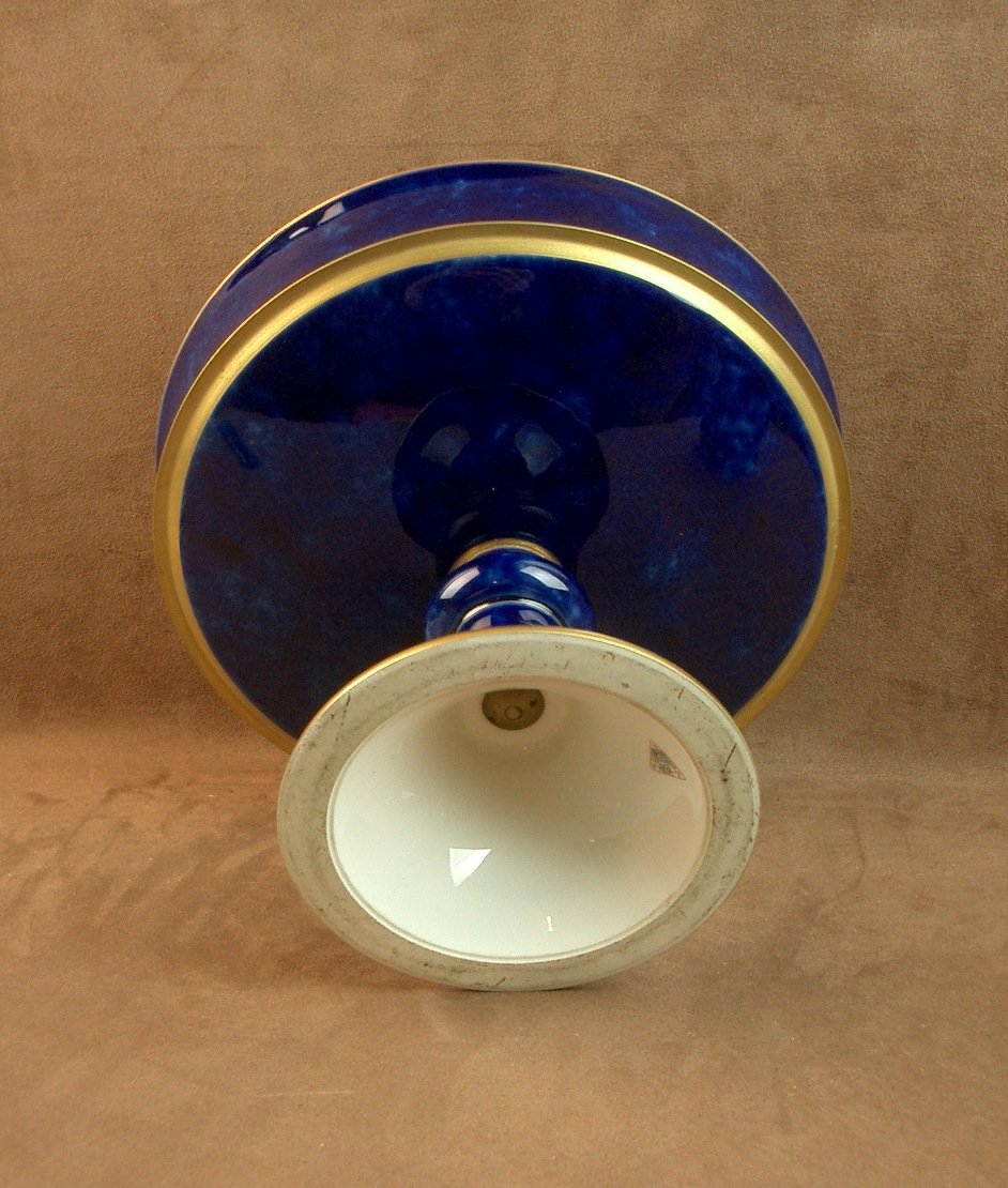 Importante coupe sur pied en porcelaine de Sèvres , Bleu de four nuagé fin du XIXe siècle -photo-5