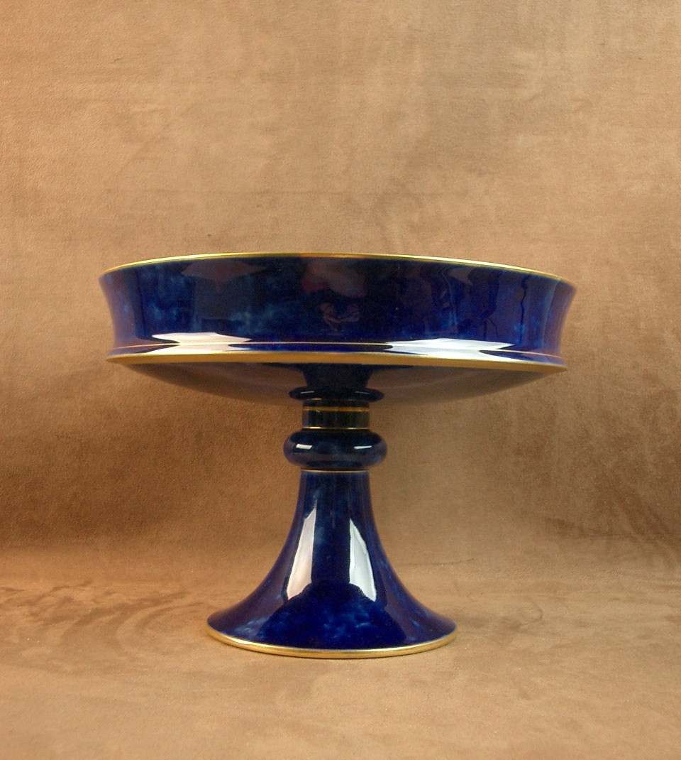 Importante coupe sur pied en porcelaine de Sèvres , Bleu de four nuagé fin du XIXe siècle 