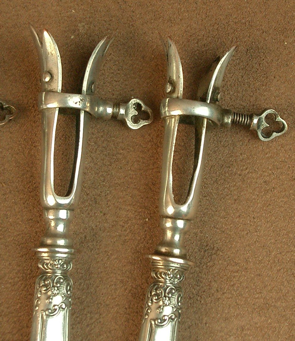 Set Of 6 Silver Chop Tong Handles Decorated With 19th Century Mascarons -photo-1