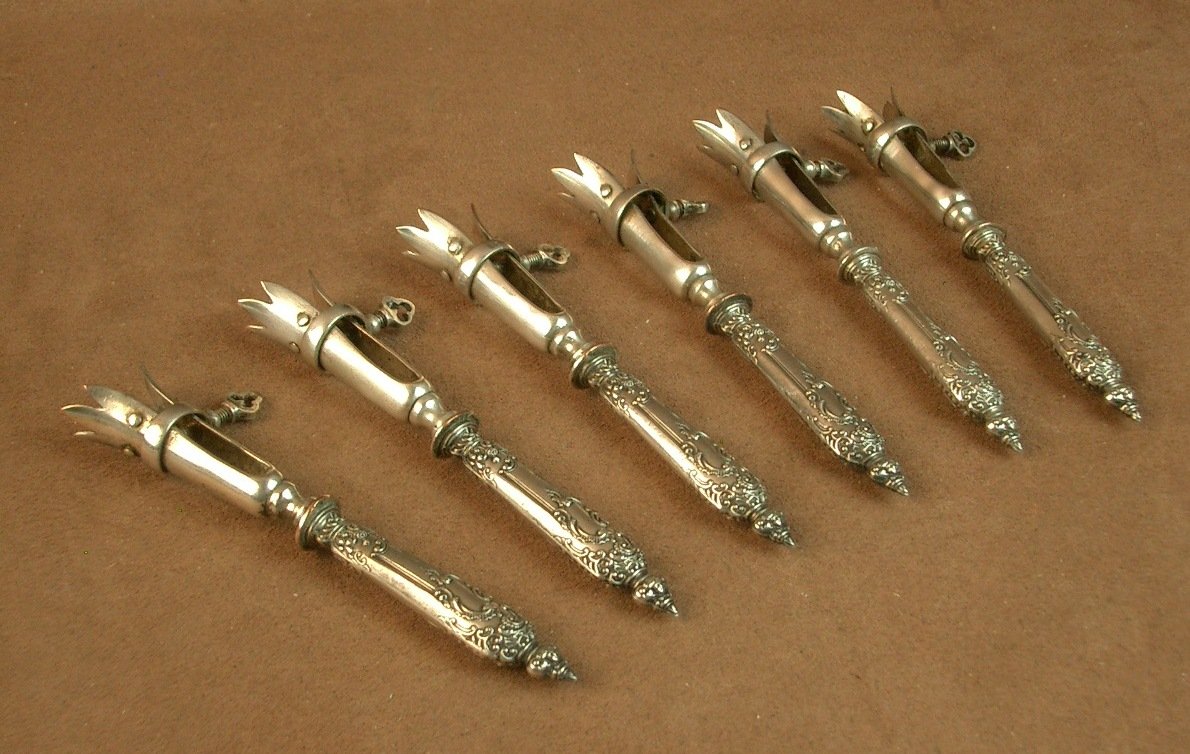 Set Of 6 Silver Chop Tong Handles Decorated With 19th Century Mascarons -photo-3