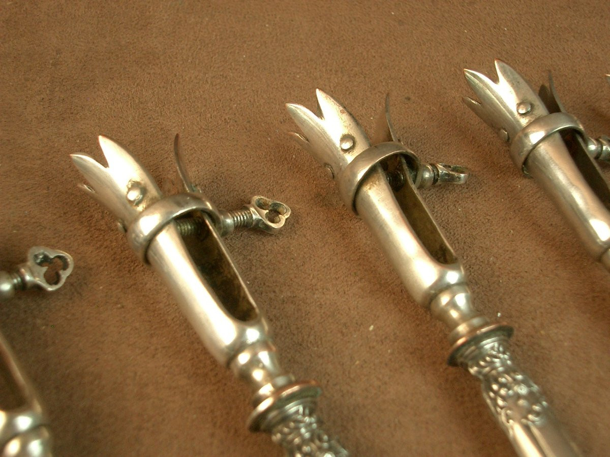 Set Of 6 Silver Chop Tong Handles Decorated With 19th Century Mascarons -photo-4