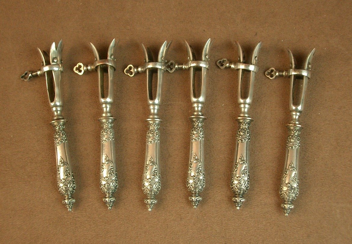 Set Of 6 Silver Chop Tong Handles Decorated With 19th Century Mascarons -photo-7