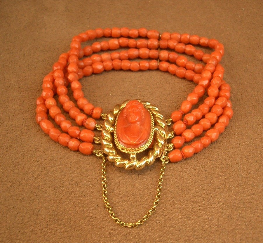 4-row Coral Bead Bracelet, 18k Gold Clasp Coral Cameo -photo-2