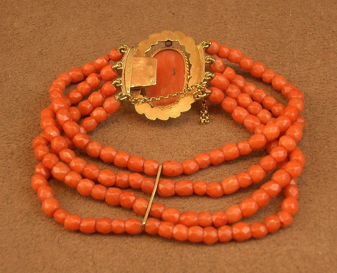 4-row Coral Bead Bracelet, 18k Gold Clasp Coral Cameo -photo-3