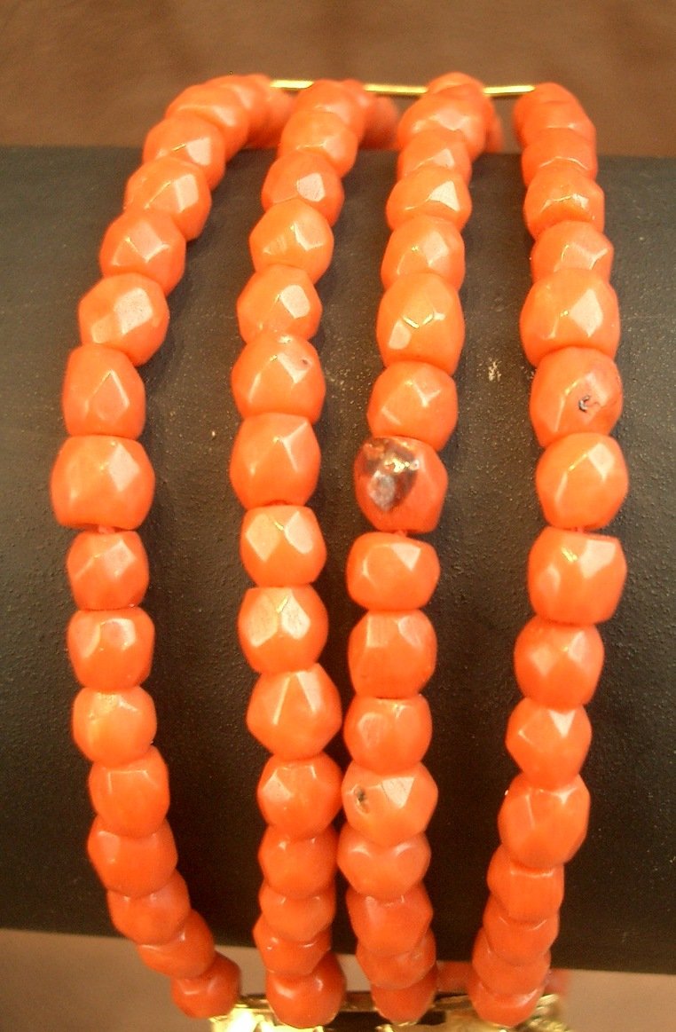 4-row Coral Bead Bracelet, 18k Gold Clasp Coral Cameo -photo-5