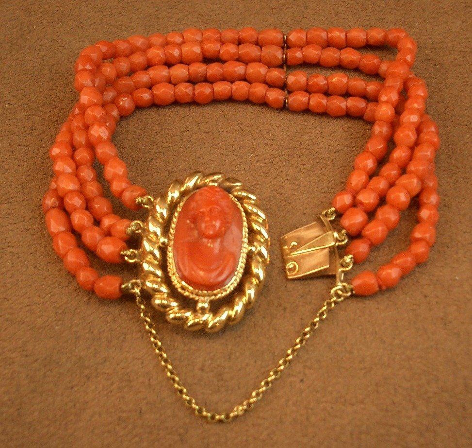 4-row Coral Bead Bracelet, 18k Gold Clasp Coral Cameo -photo-6