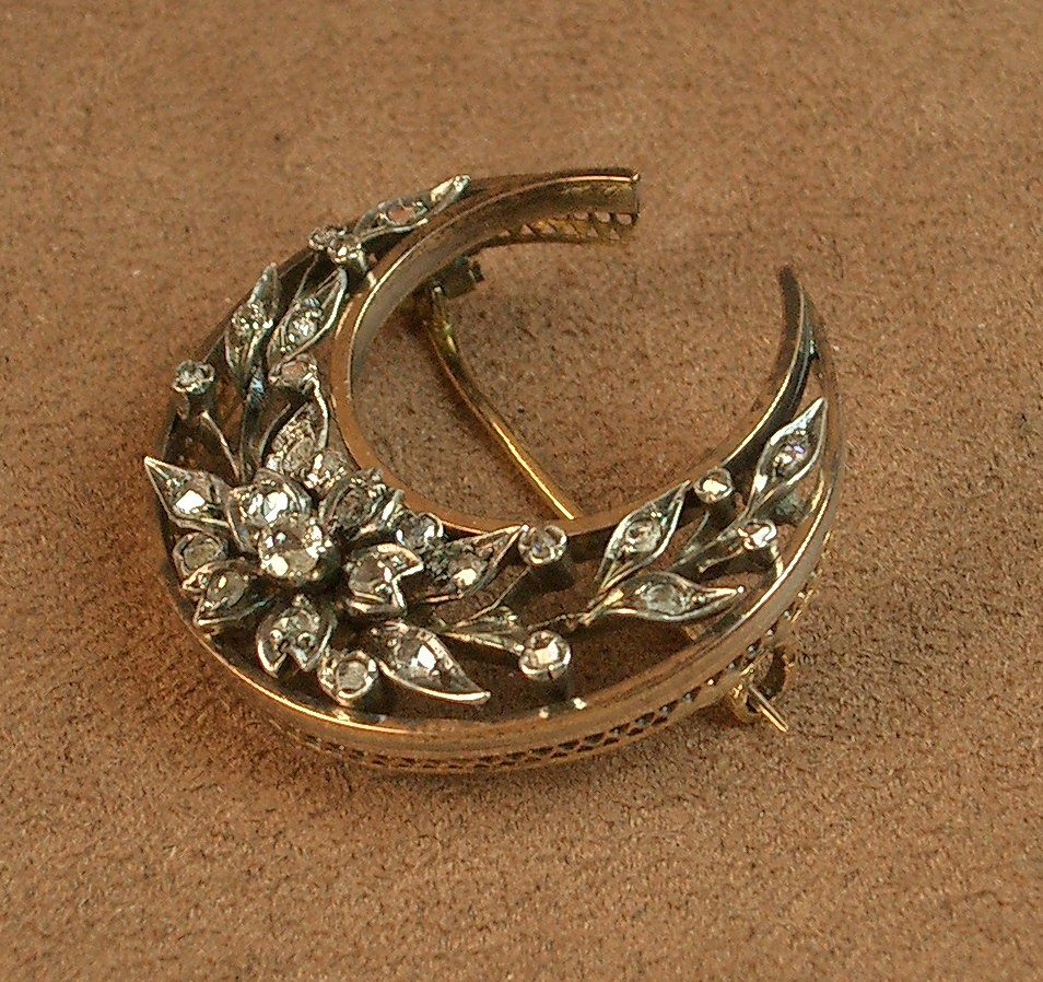 Broche Croissant de lune en or 18k, argent et diamants XIXe siècle -photo-4