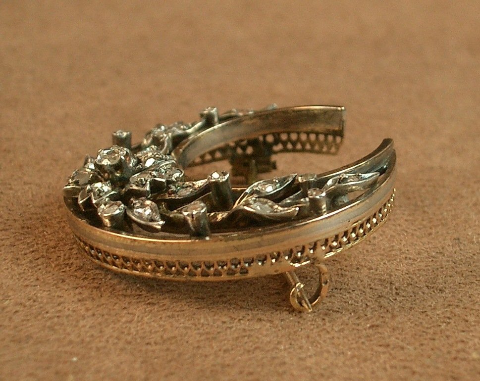 Broche Croissant de lune en or 18k, argent et diamants XIXe siècle -photo-1