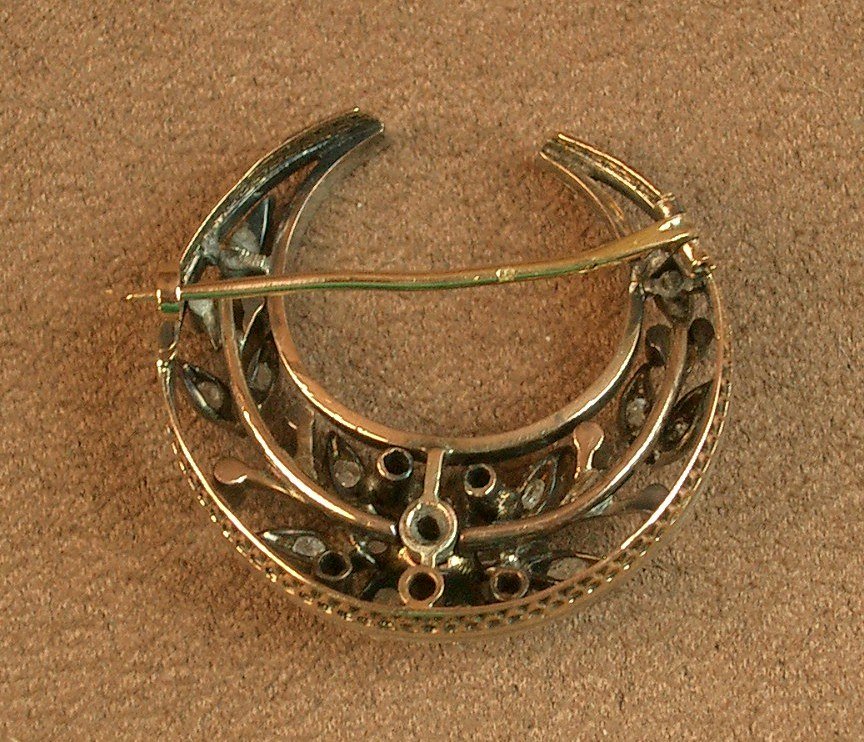 Broche Croissant de lune en or 18k, argent et diamants XIXe siècle -photo-2