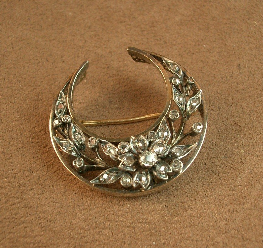 Broche Croissant de lune en or 18k, argent et diamants XIXe siècle -photo-5