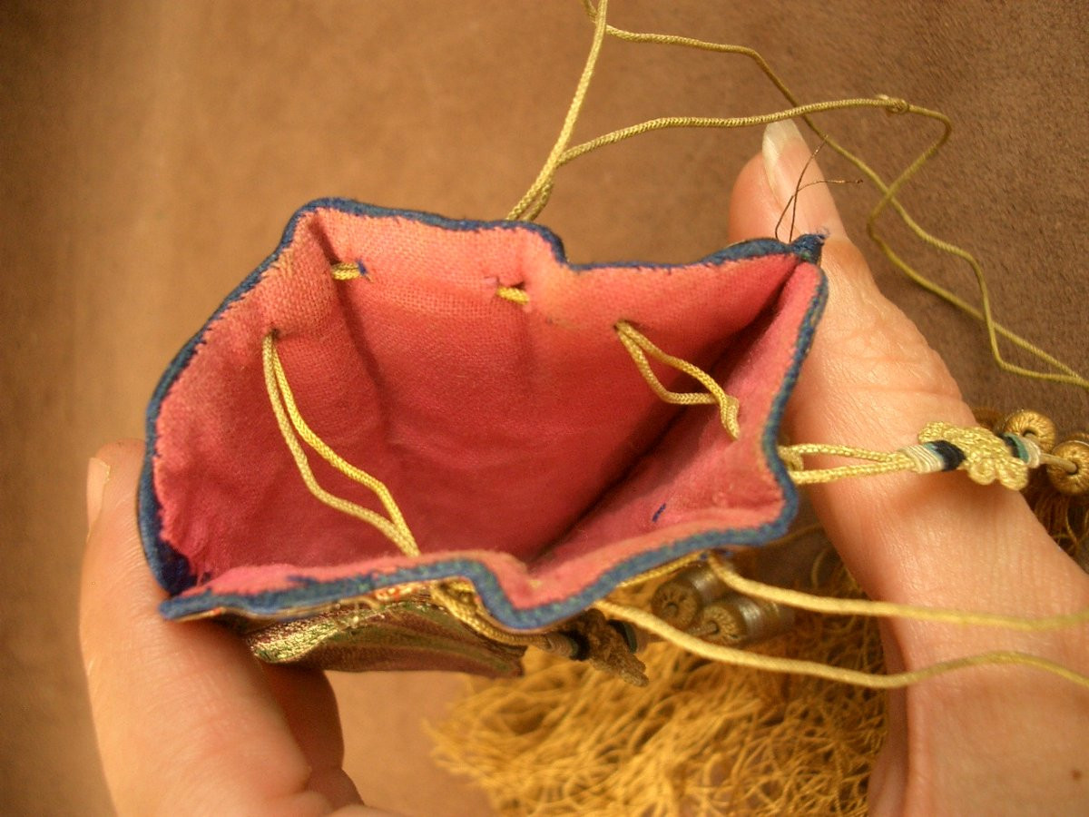 Bourse Hebao en soie brodée en forme de cigale , Chine XIXe siècle-photo-2