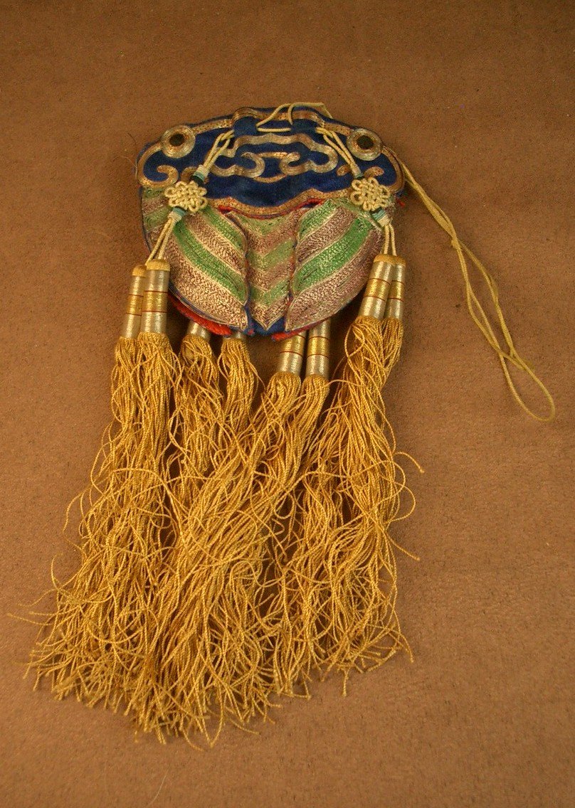 Bourse Hebao en soie brodée en forme de cigale , Chine XIXe siècle-photo-6