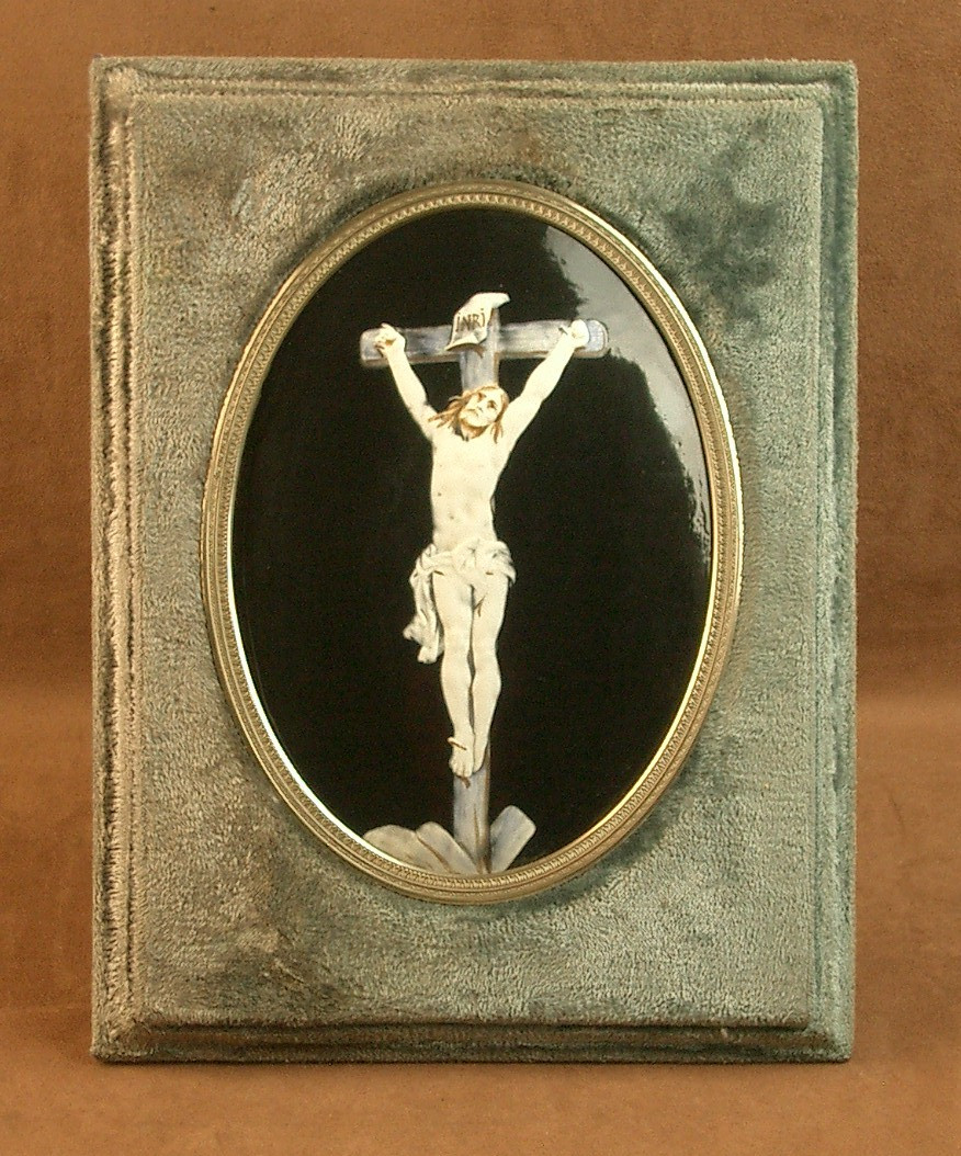 Plaque en faience de Parthenay Henri Amirault Christ en croix XIXe siècle