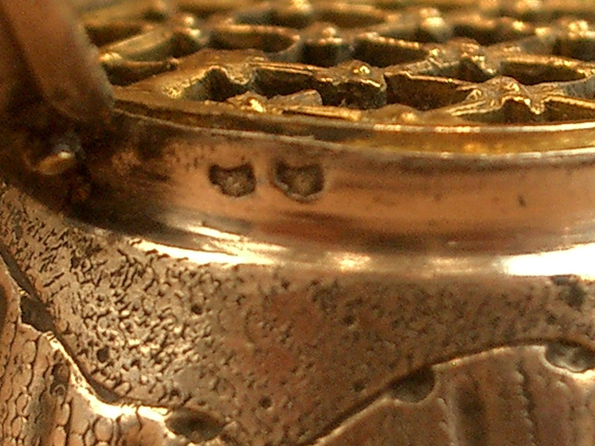 Petite boite à senteur, vinaigrette du XIXe siecle en argent et vermeil -photo-2